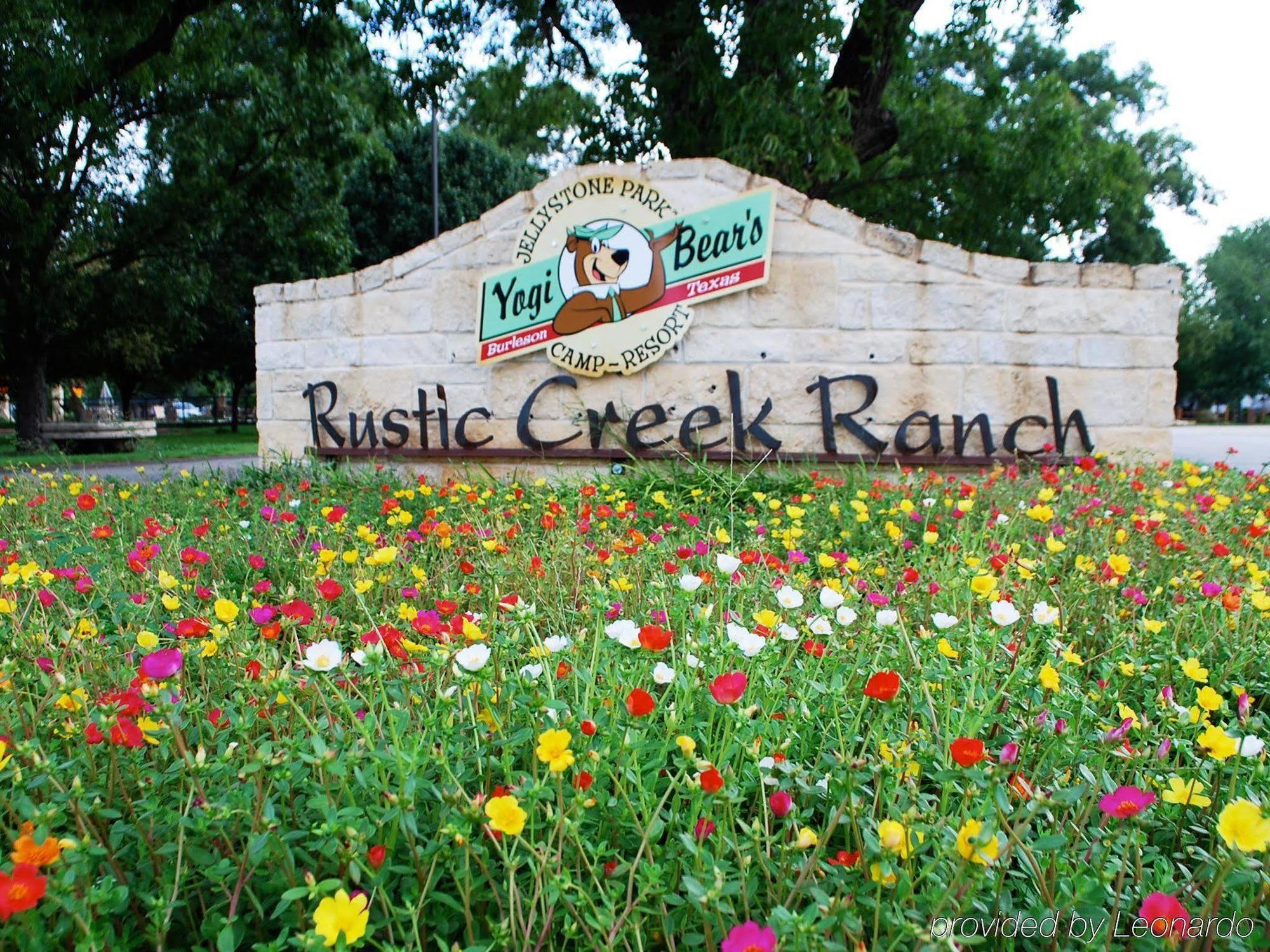 Rustic Creek Ranch Resort At North Jellystone Park Burleson Exterior photo